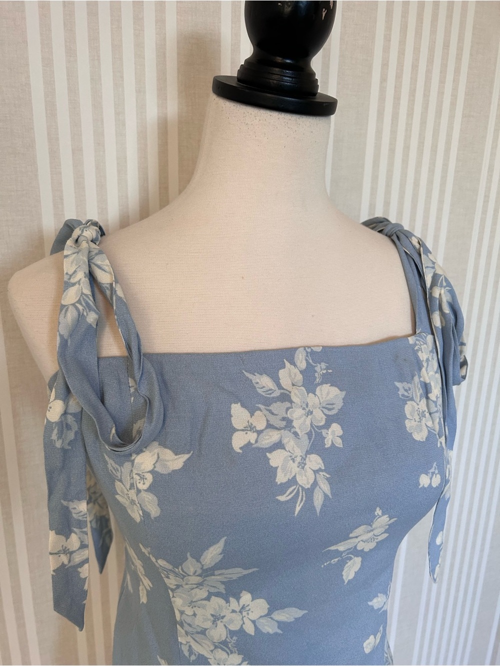 Reformation Ellora Floral Tie-Shoulder Square Neck Crop Top Light Blue Sz 8 NEW - Picture 5 of 11